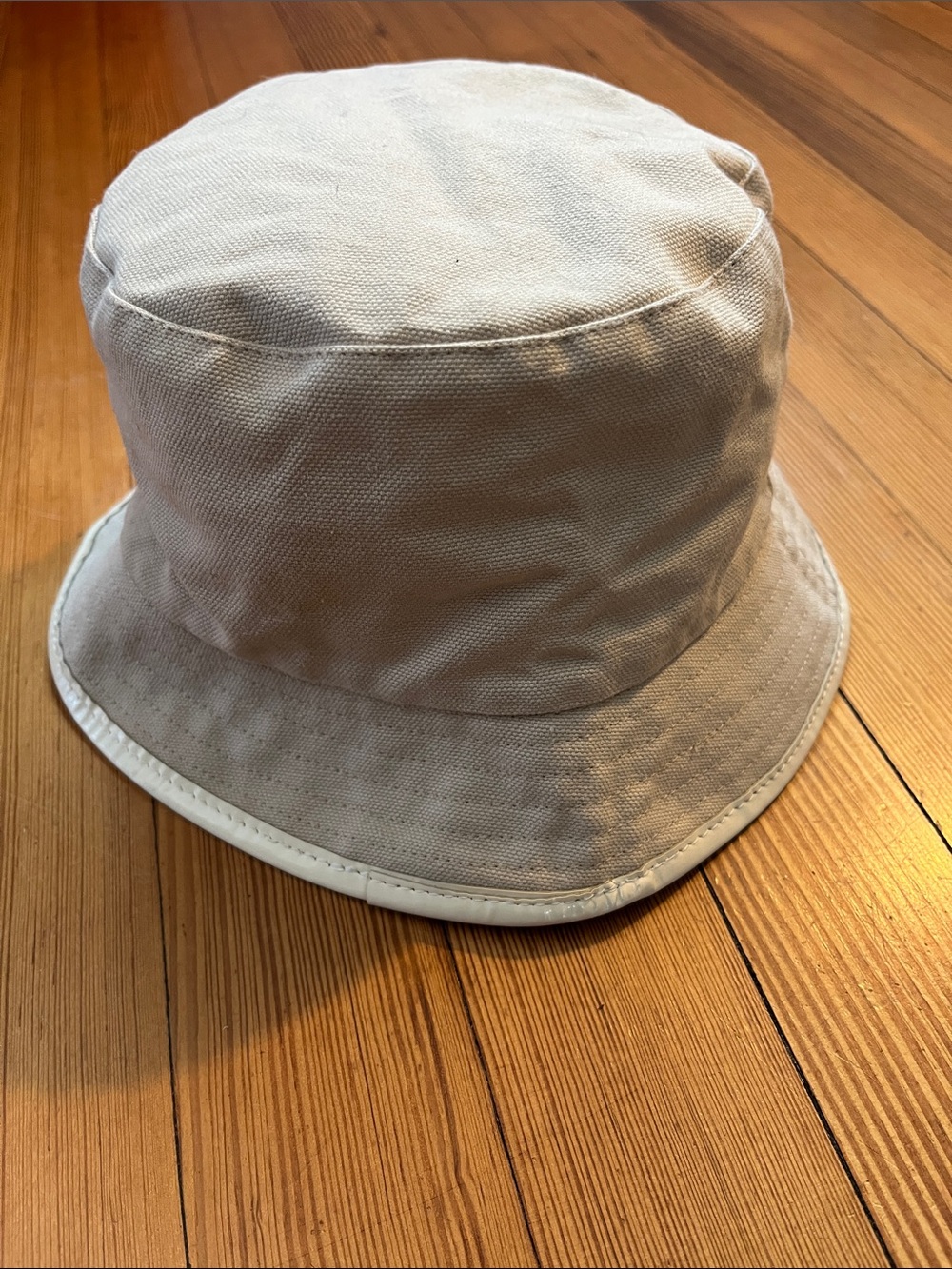 Burberry canvas bucket hat